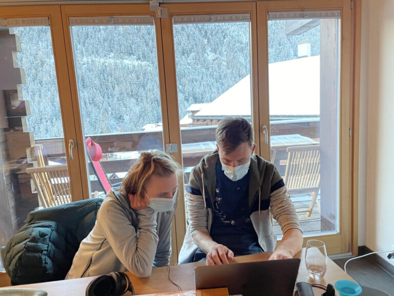 Corina & Ulrich working on the laptop