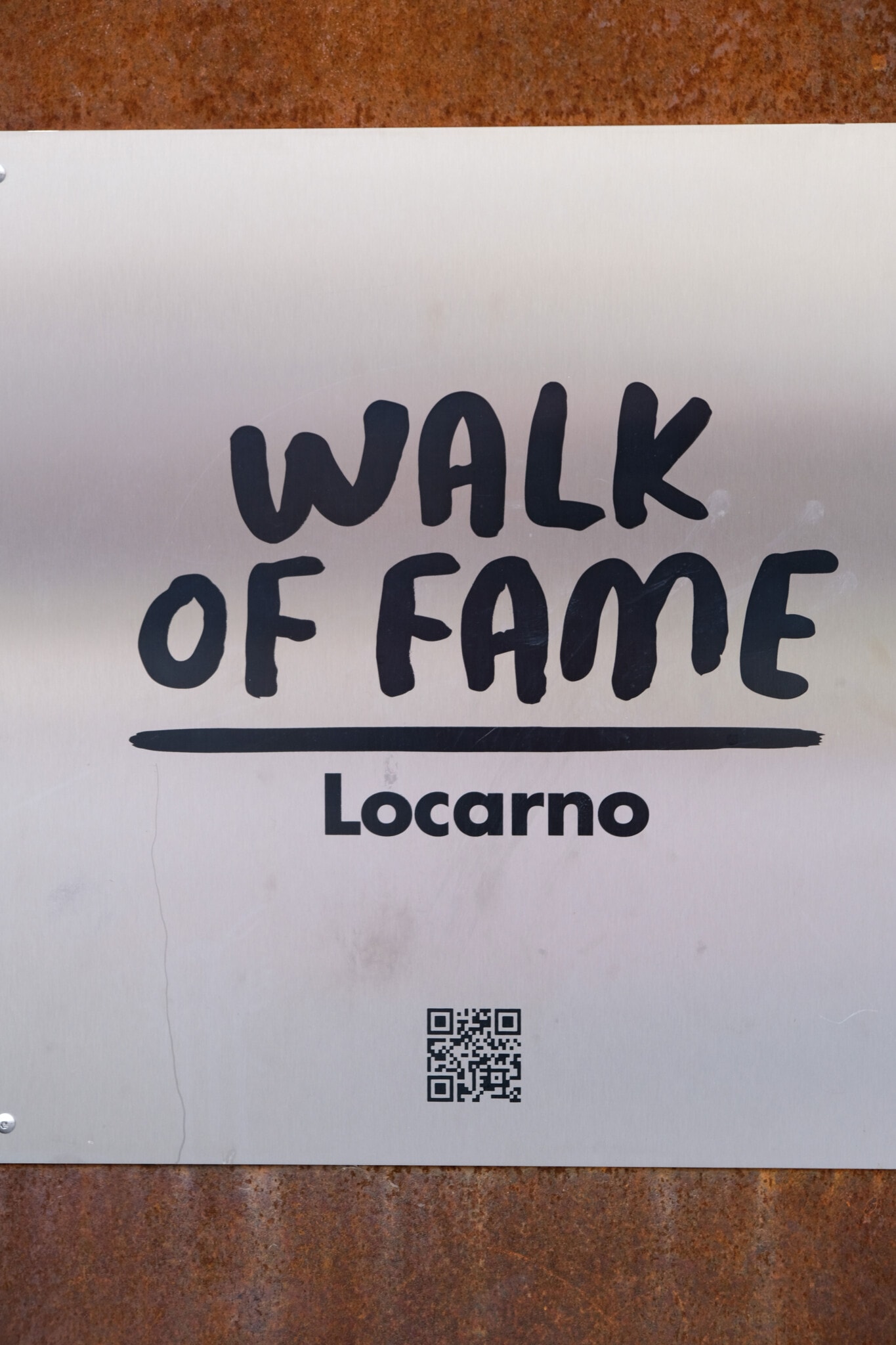 Schild auf welchem Walk Of Fame Locarno steht