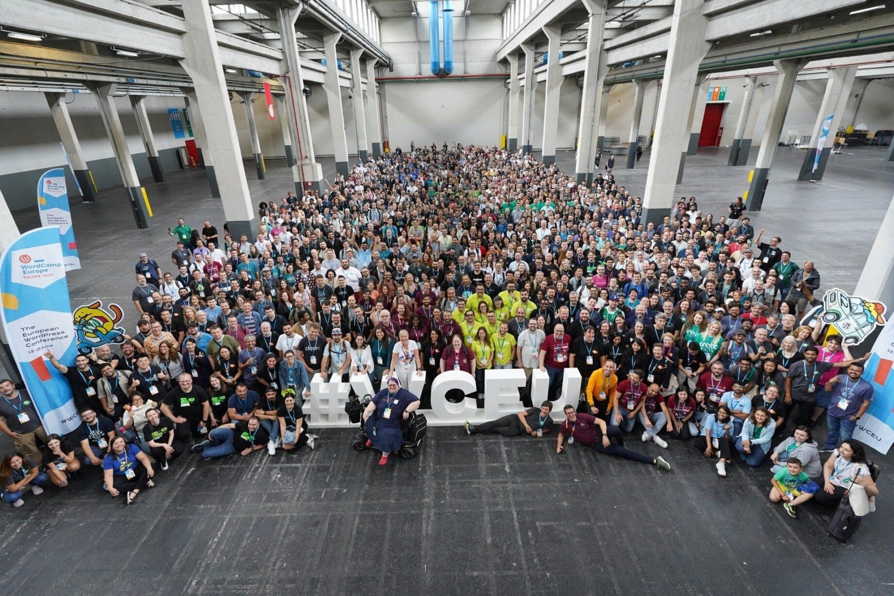 Foto aller Teilnehmenden der WordCamp Konferenz.